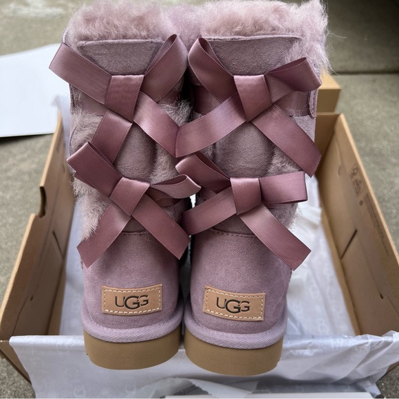 Ugg authentic Bailey bow womens Sz 7,8,9 new 100% authentic - Picture 2 of 5